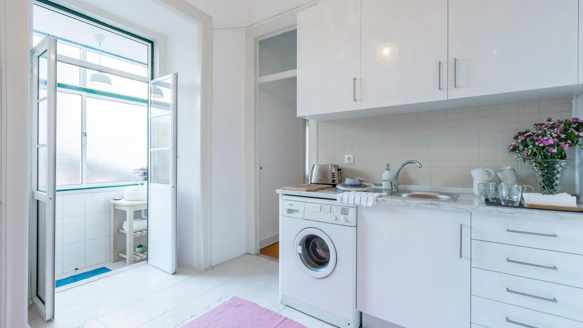 Appartement Spacious, Bright And Sunny Apartment, By Timecooler Lisboa Portugal