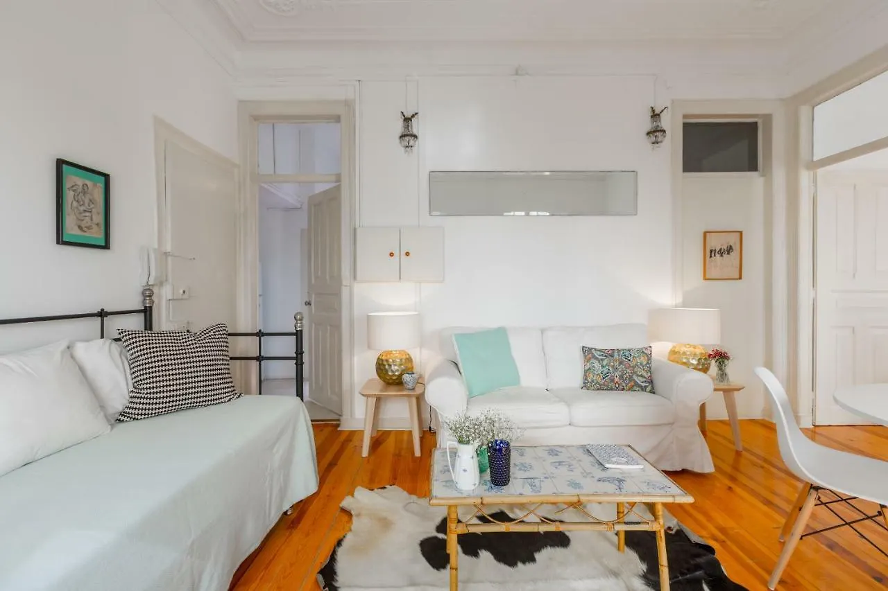 Spacious, Bright And Sunny Apartment, By Timecooler Lisboa