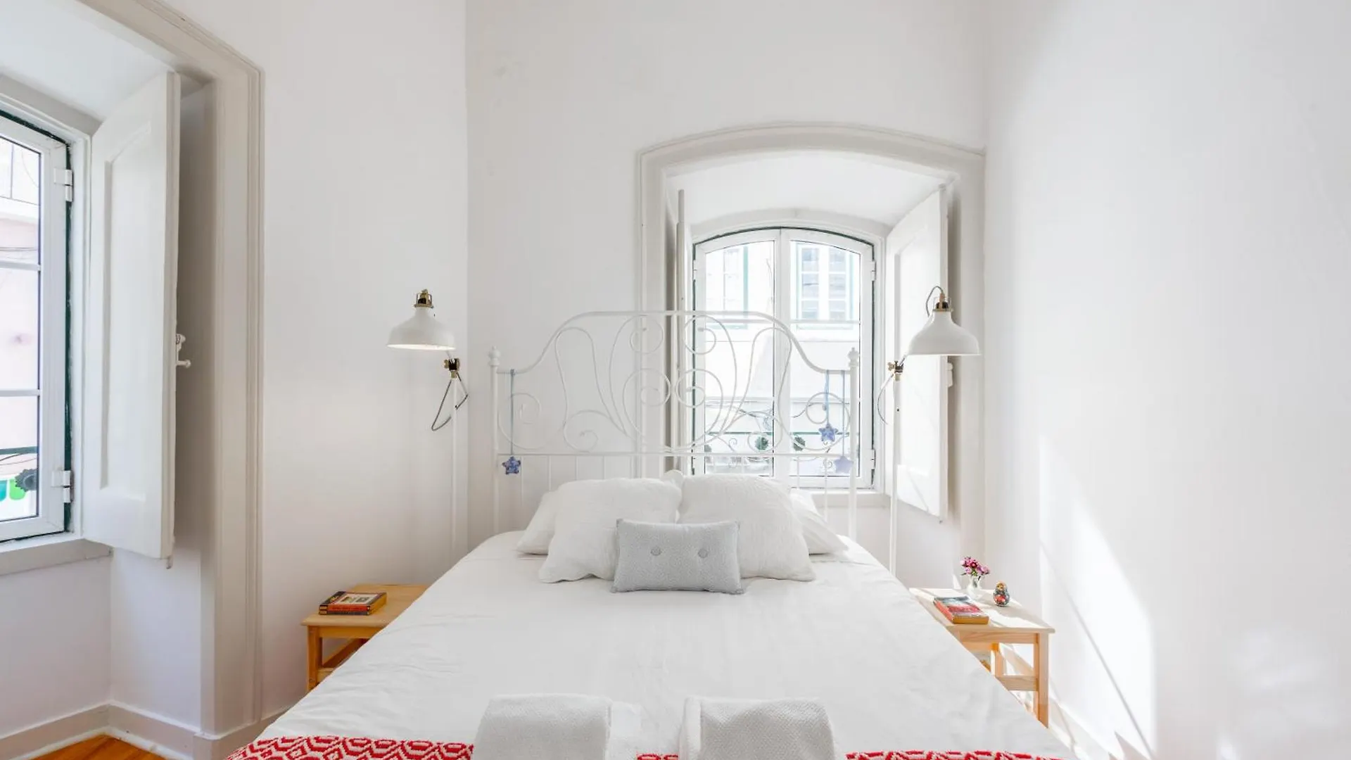 Spacious, Bright And Sunny Apartment, By Timecooler Lisbon 0*,  Portugal