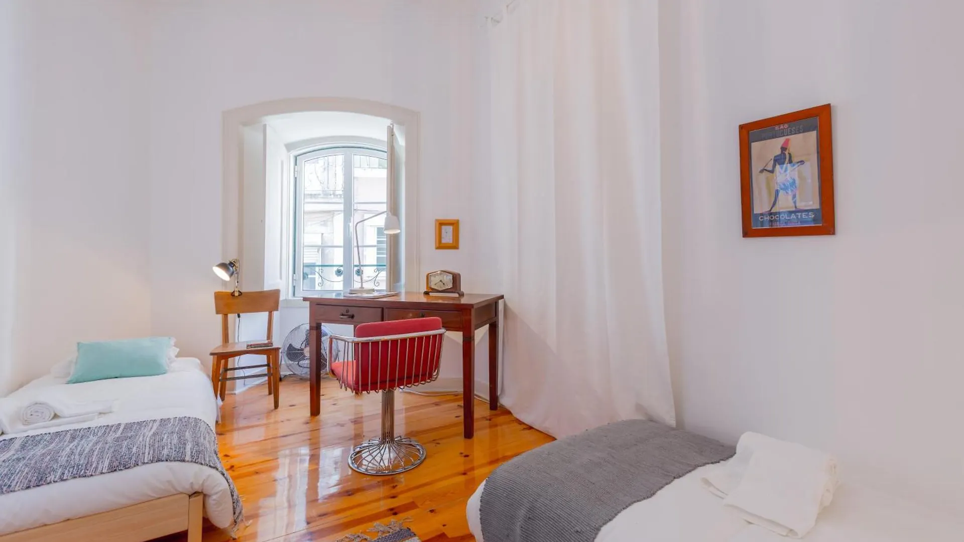Spacious, Bright And Sunny Apartment, By Timecooler Lisbon