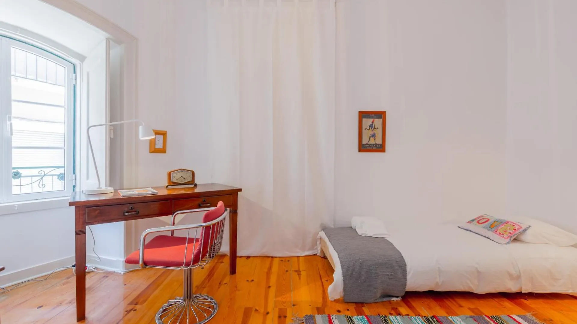 Apartment Spacious, Bright And Sunny Apartment, By Timecooler Lisbon Portugal