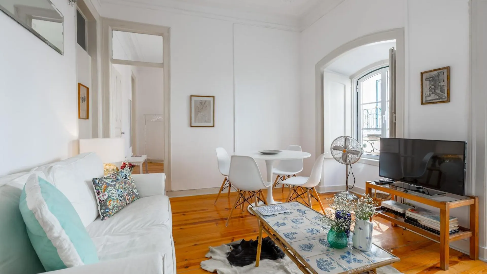 Apartment Spacious, Bright And Sunny Apartment, By Timecooler Lisbon