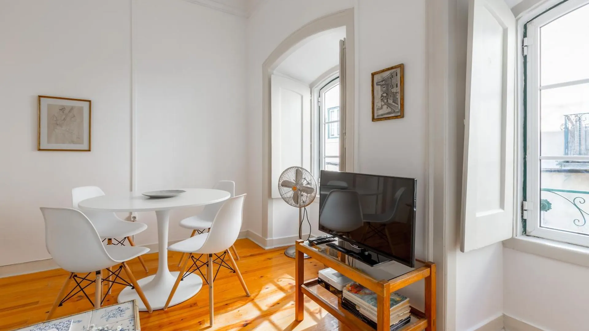 Apartment Spacious, Bright And Sunny Apartment, By Timecooler Lisbon